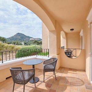 King Room Terrace Golf View Grand Club Access